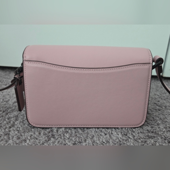 Coach Studio 19 - Picture 4 of 16